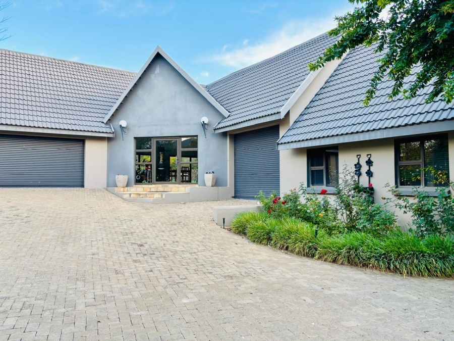 4 Bedroom Property for Sale in Riviera Glen Security Estate Free State